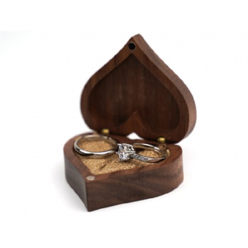  Black walnut solid wood love ring box mini jewelry box Ins style wood box accessories wood packaging box	