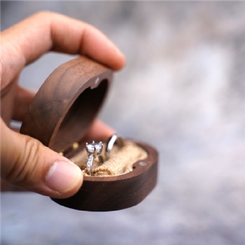  Portable black walnut wood jewelry ring necklace collection box vintage small wood engagement gifts	