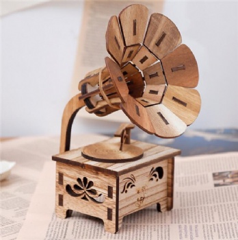 Wooden Music Box Gramophone Shape Melody Box Vintage Musical Toy Figurine DIY Phonograph Statue Model for Home Office Desktop Decor (Random Music)
