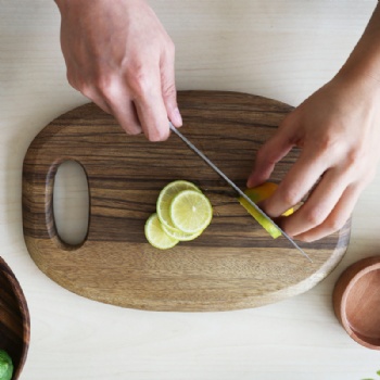  Factory wholesale natural wooden chopping board round acacia cutting board	