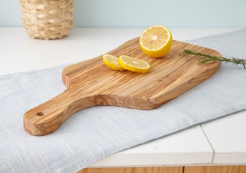  Hot Sale Good Design Innovative Kitchen Irregular Olive Wood Chopping Board with Short Handle	