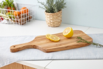 Hot Sale Good Design Innovative Kitchen Irregular Olive Wood Chopping Board with Short Handle	