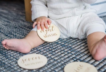  Hot sale Wooden Baby Milestone Cards Multifunctional Wood pieces Double Sided Blocks for Announcements	