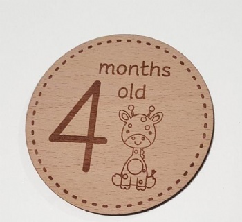  Custom engraved wooden baby milestone card for baby gifts	