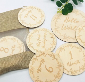  Custom wooden baby milestone card with family love	