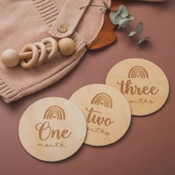 Wooden Baby and Pregnancy Announcement Hand-Crafted Monthly Milestone Discs